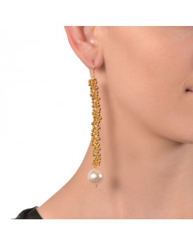 Brinco Dourado Corrente Ondas Caseado Com Bolinhas E Pérola