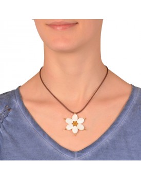 Colar Dourado Flor De Madrepérola