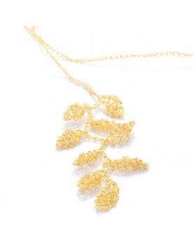 Colar Dourado Rendado Folhas