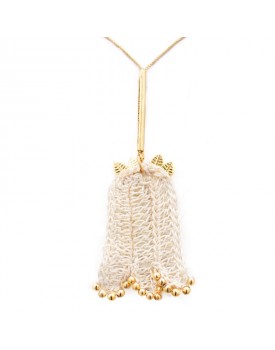 Colar Dourado Crochê Rosa Em Botão Bege
