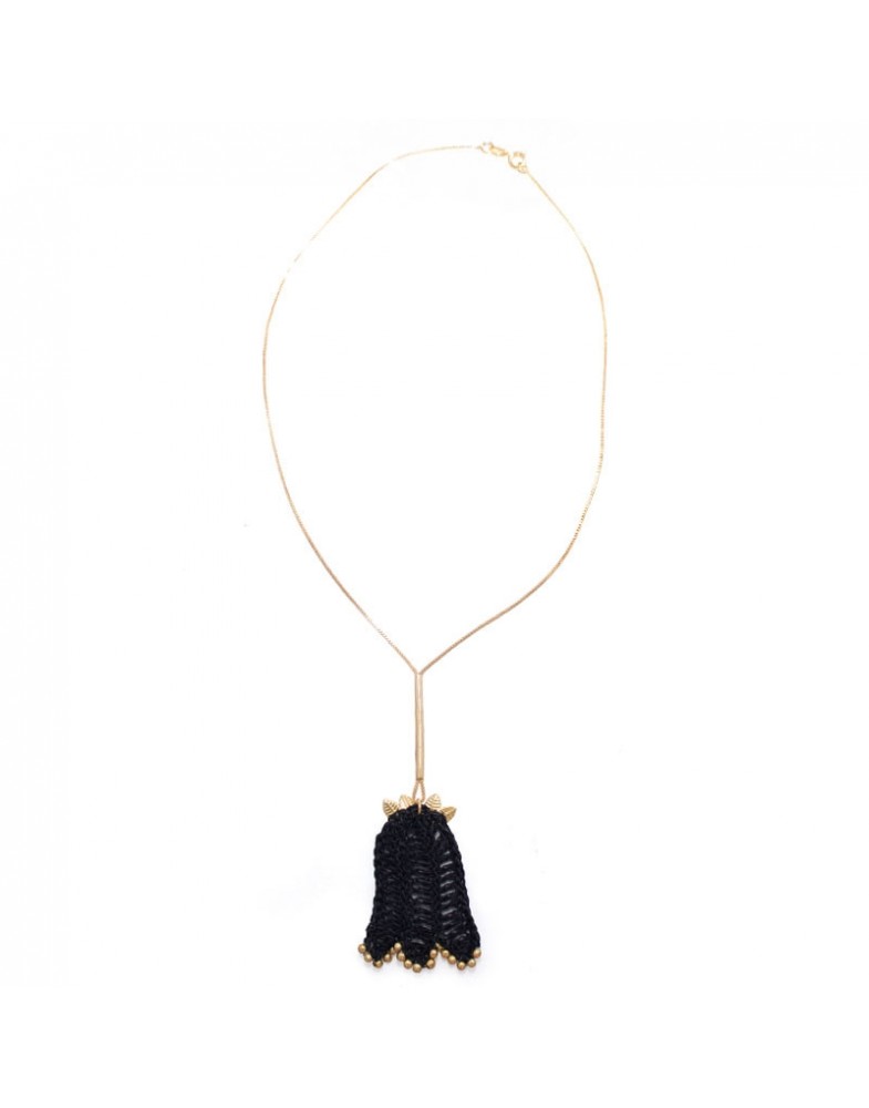 Colar Dourado Crochê Rosa Em Botão Preto
