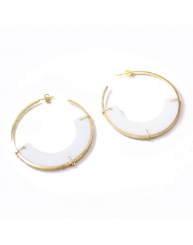 Brinco Dourado Canoa Resina Branco