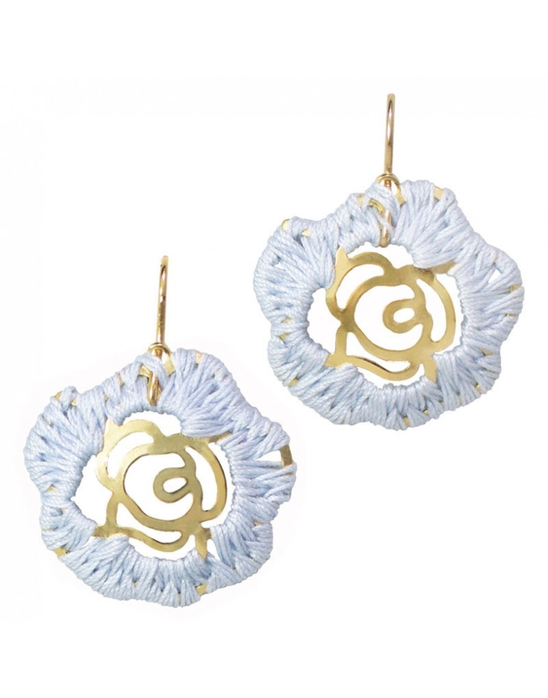 Brinco Dourado Flor Merce Crochê Azul