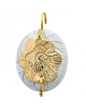Brinco Dourado Flor Com Resina Branca