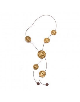 Colar Dourado Bordado Rafia