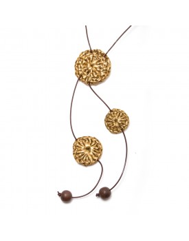 Colar Dourado Bordado Rafia
