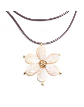 Colar Dourado Flor de Madrepérola Folha