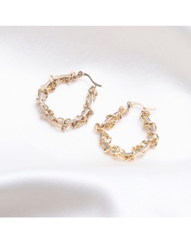 Brinco Dourado Argola Pequena Com Corrente