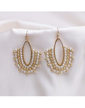 Brinco Dourado Elipse Com Bolinhas E Pérolas Peroladas
