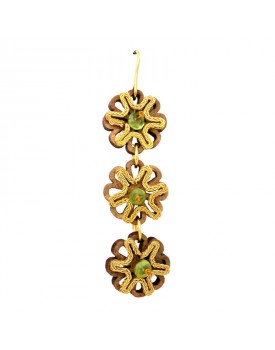 Brinco Dourado Flores De Madeira Com Peridoto