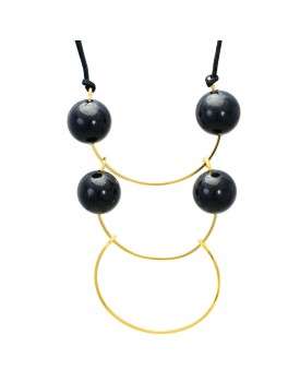 Colar Dourado Com Pérolas De Resina