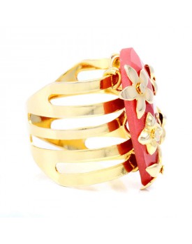 Anel Dourado Com Resina Oval E Flores
