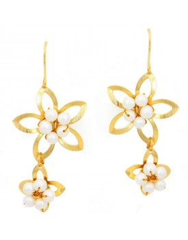 Brinco Dourado Flores Com Florzinhas De  Pérolas
