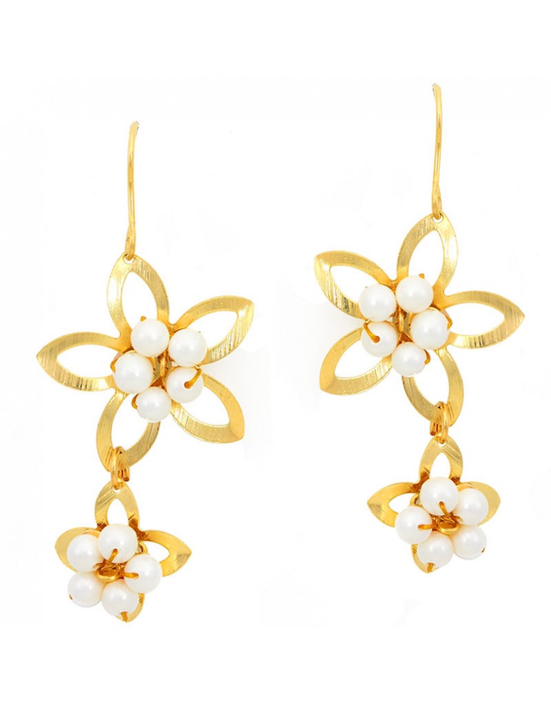 Brinco Dourado Flores Com Florzinhas De  Pérolas
