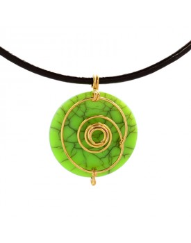 Colar Dourado Espiral Com Medalha Em Resina Verde
