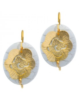 Brinco Dourado Flor Com Resina Branca