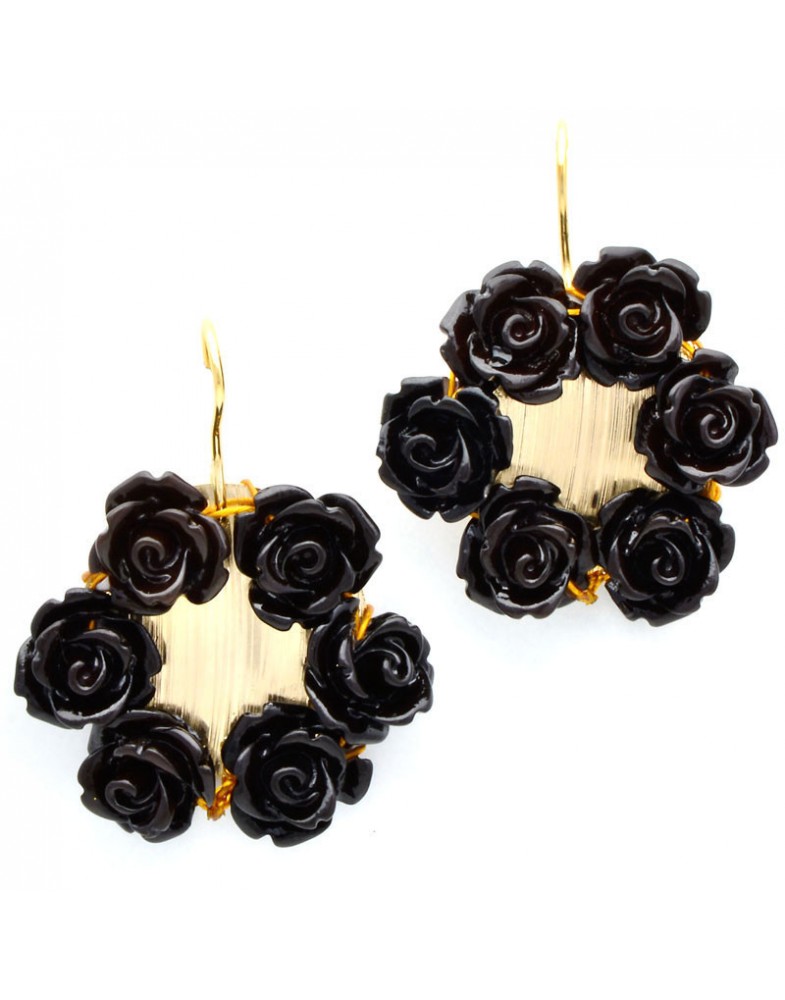 Brinco Dourado Com Flor De Resina Preta