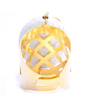 Anel Dourado Resina Branco Com Flor