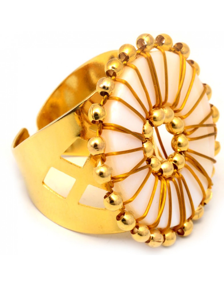 Anel Dourado Disco De Madrepérola Caseado Com Bolinha