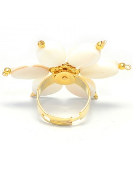 Anel Dourado Flor De Madrepérola Oval