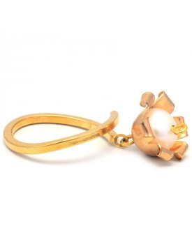 Anel Dourado Flor Com Miolo De Pérola