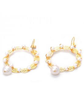 Brinco Dourado Coroa De Folhas E Pérolas