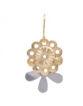 Brinco Dourado Com Prata  Flor 3 Folhas Pequenas
