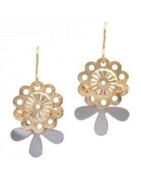 Brinco Dourado Com Prata  Flor 3 Folhas Pequenas