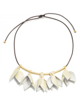 Colar Dourado Folhas Bege