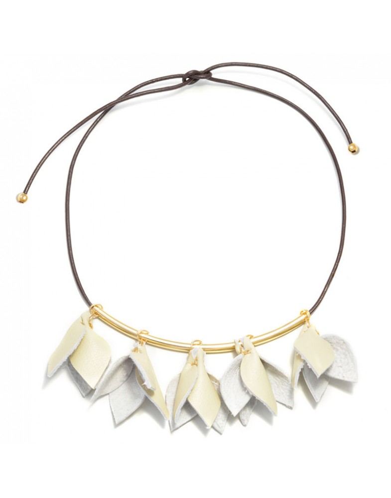 Colar Dourado Folhas Bege