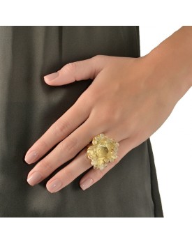 Anel Dourado Flor 5 Pétalas Caseada Com Cristal Craquelê